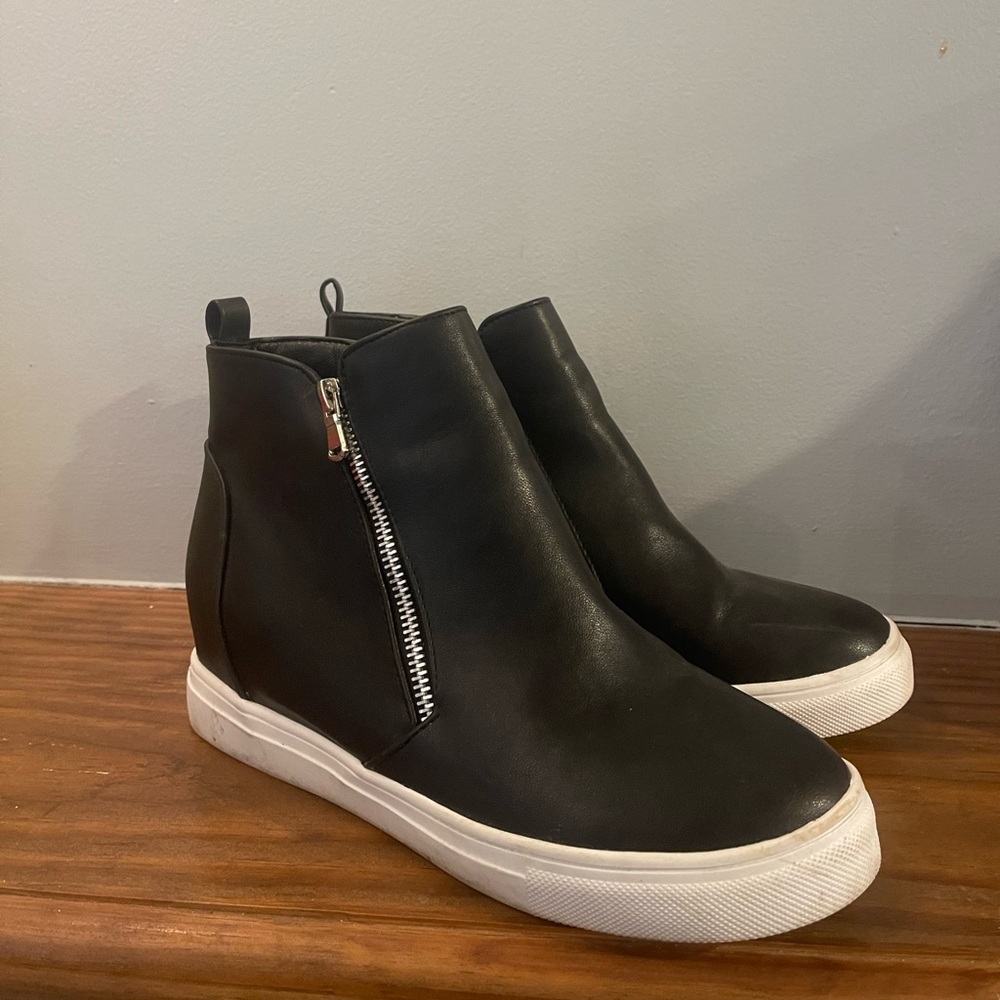 Black platform shoes size 10